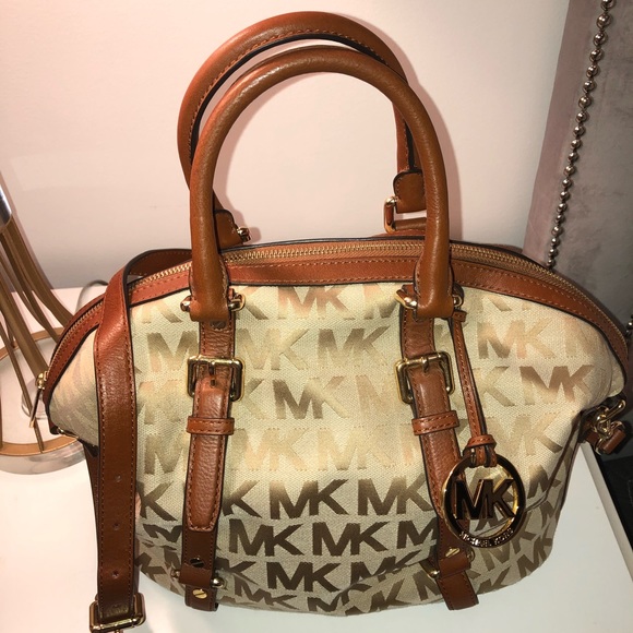 Authentic Michael Kors Purse - Picture 1 of 11